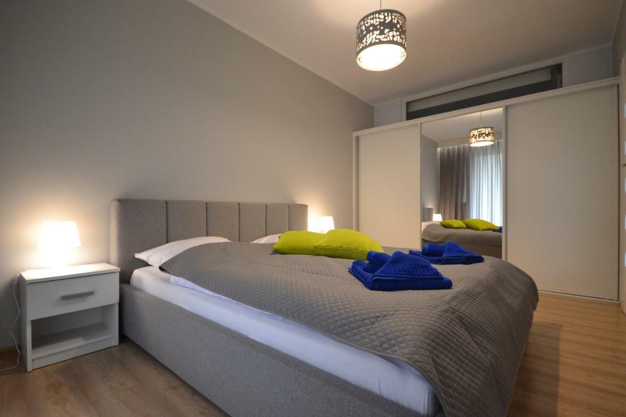 코워브제크 Grand De Luxe Solna 아파트 외부 사진